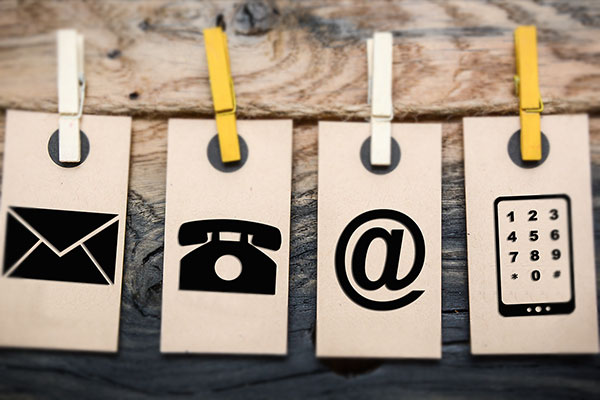 Specifie an alternate text for an image